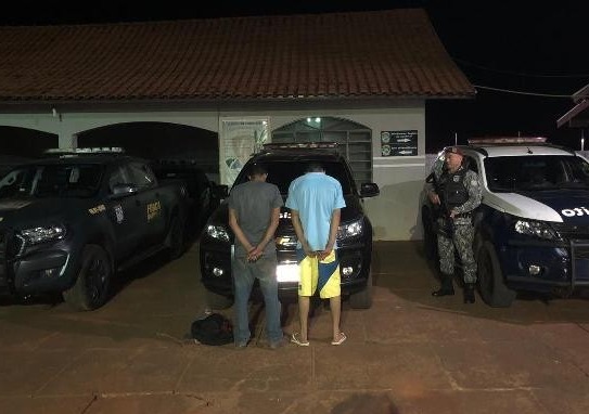 Polícia identifica e prende autores de incêndio a veículos no interior Divulgação