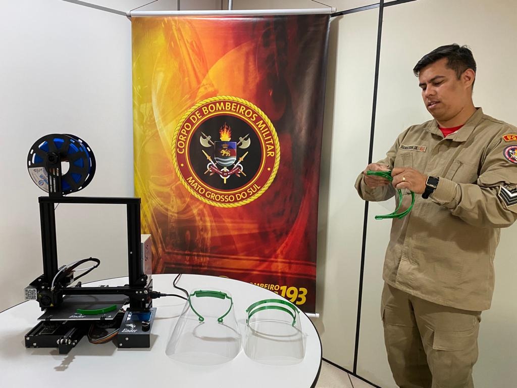 Parceria entre Corpo de Bombeiros Militar e UFMS/IFMS garante produção de máscaras de proteção Divulgação/ Bombeiros MS