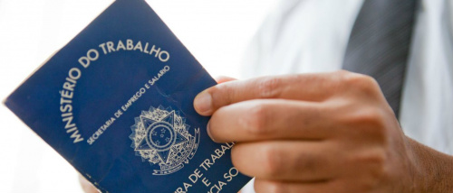 Temer avalia liberar FGTS para trabalhador quitar dívidas Temer avalia liberar FGTS para trabalhador quitar dívidas