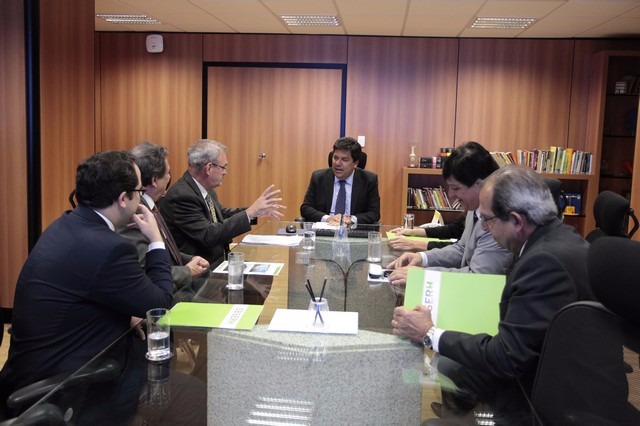 Ministro da Educação cumpre agenda no final do mês em Dourados Em audiência, ministro Mendonça Filho garante a Geraldo Resende vinda a Dourados e lançamento do novo hospital – Foto: Luís Carlos Campos Sales