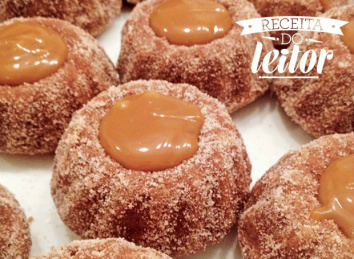Bolinho de churros com recheio de doce de leite fica pronto em 30 minutos Minibolinho de churros (Foto: @chefsemacao)