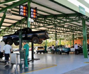 Assim que a lei que prevê o desconto de 20% na taxa de vistoria for aprovada, o Detran acredita que haverá um”boom” 
(Foto: Valdenir Rezende/Correio do Estado)