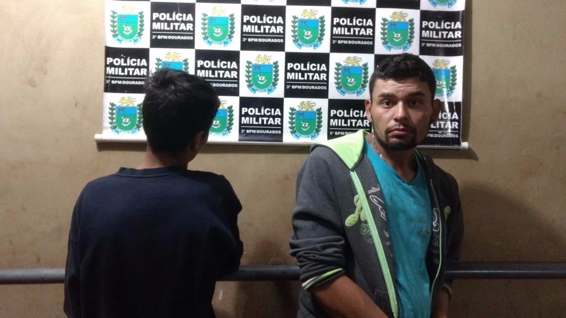 Assalto a joalheria teve perseguição e só terminou em supermercado Dupla presa pela PM - Fotos: Osvaldo Duarte