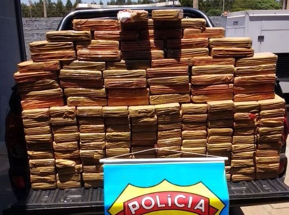Polícia Federal faz a prisão de um casal com 157 quilos de cocaína