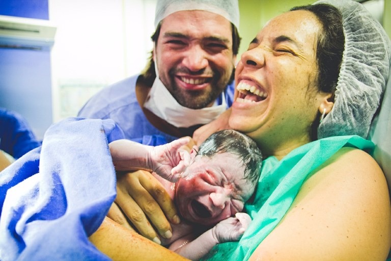 Participação do pai no parto tranquiliza a mulher e ajuda aliviar a dor
Divulgação/Ministério da Saúde