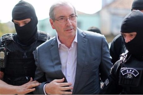 Tribunal mantém a prisão preventiva de Eduardo Cunha Eduardo Cunha está preso desde outubro de 2016
BBC Brasil