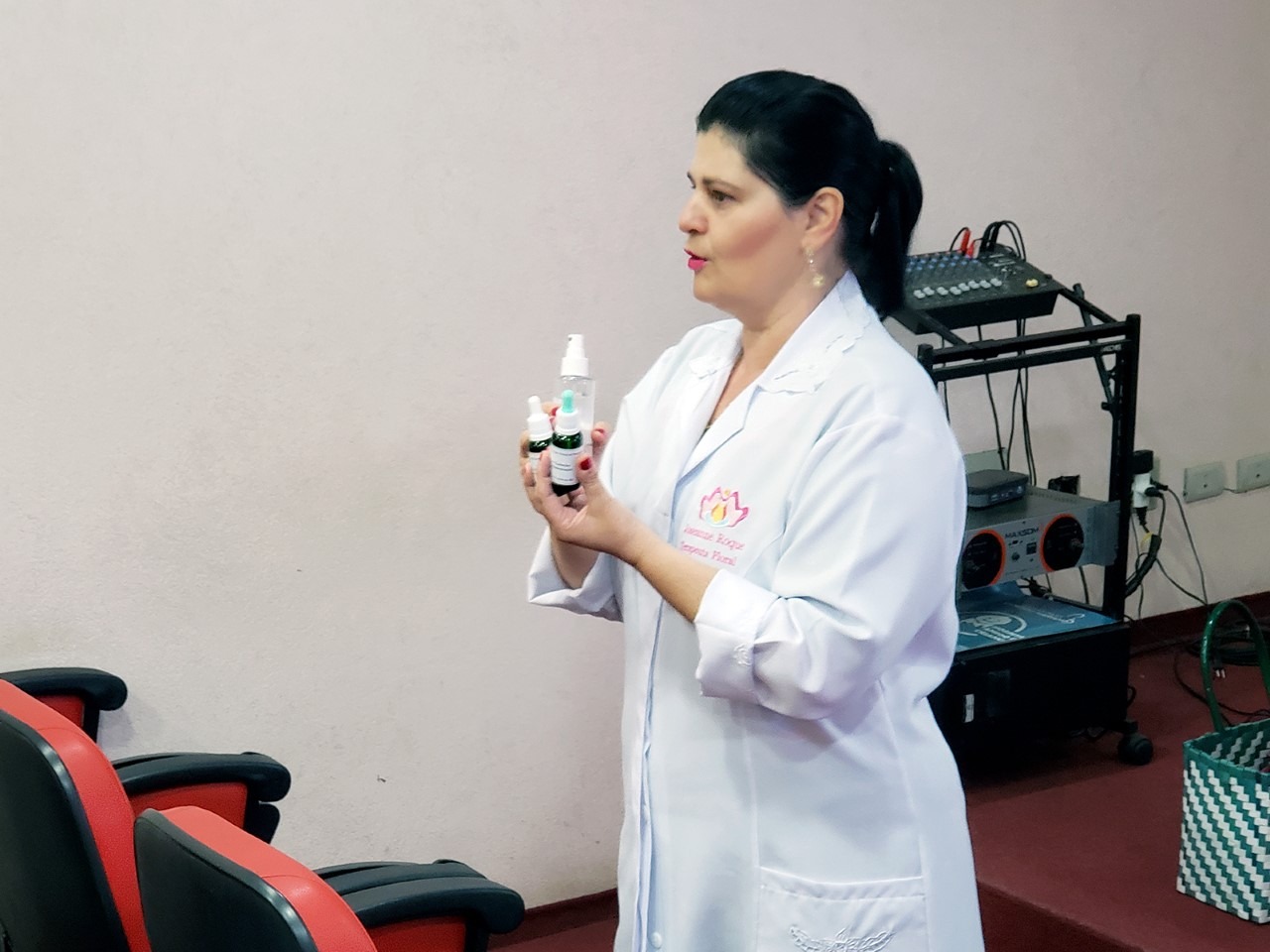 Maternidade Cândido Mariano realiza curso sobre uso da terapia floral no parto