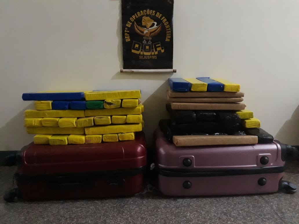 Casal é preso com 74 kg de maconha em ônibus que vinha de Ponta Porã para a Capital Divulgação