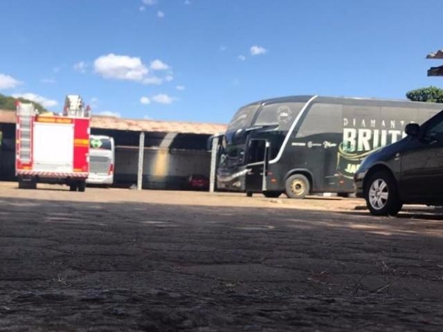 Homem morre ao ser prensado contra a parede por ônibus em garagem da Capital (Foto: Danielle Matos)