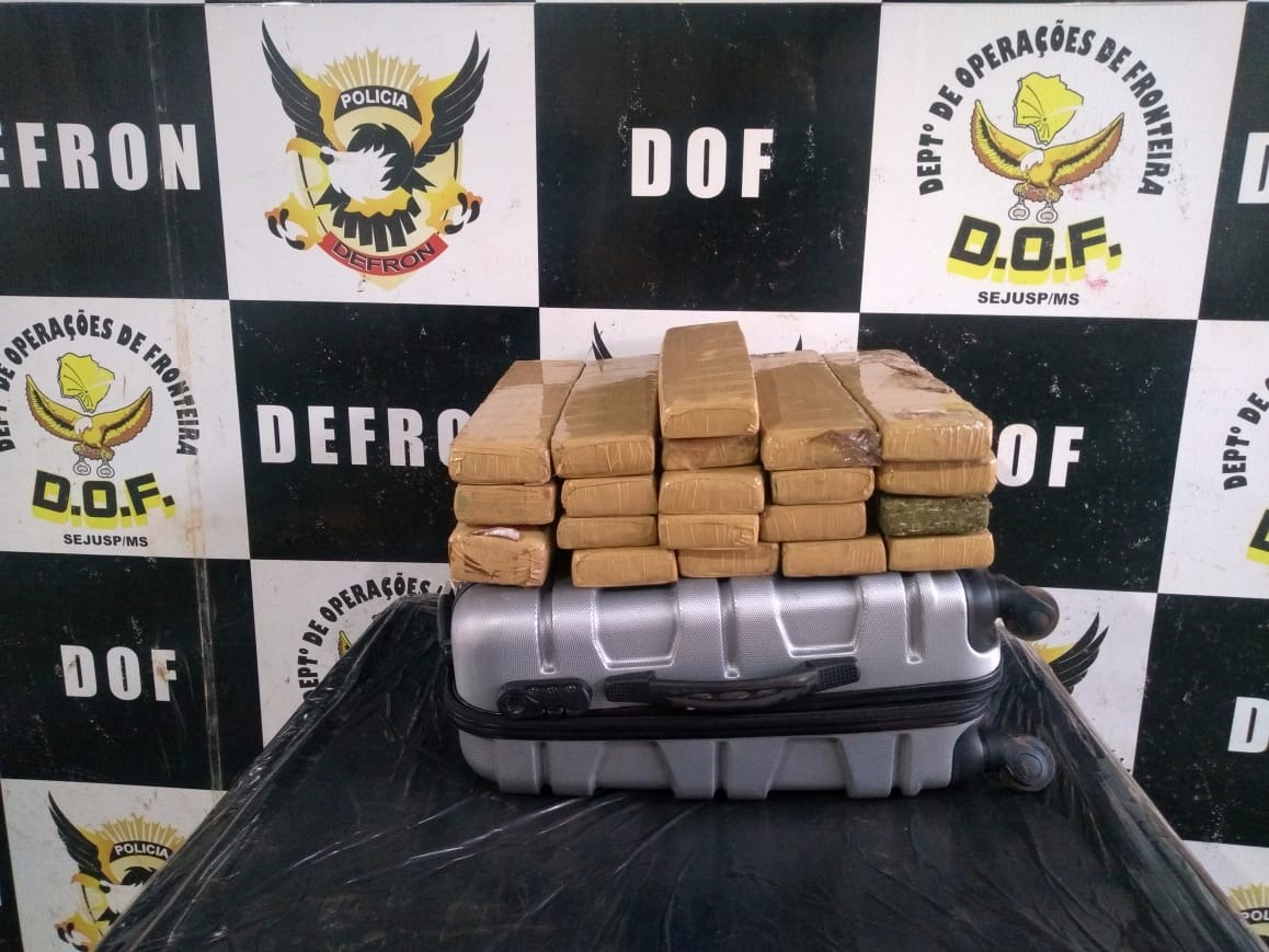 Adolescente é contratada pela rede social para levar 22 kg de maconha até SC Divulgação