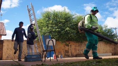 Prefeitura aproveita férias para realizar reparos e garantir economia nas escolas Prefeitura aproveita férias para realizar reparos e garantir economia nas escolas