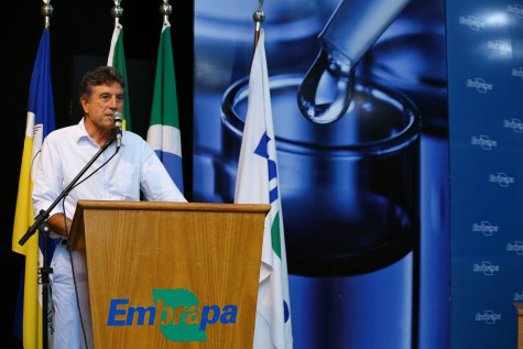 Murilo formaliza parceria para construção de laboratório de análise de qualidade da água Prefeito Murilo assina termo para construção de um laboratório que vai monitorar a água em MS – A. Frota