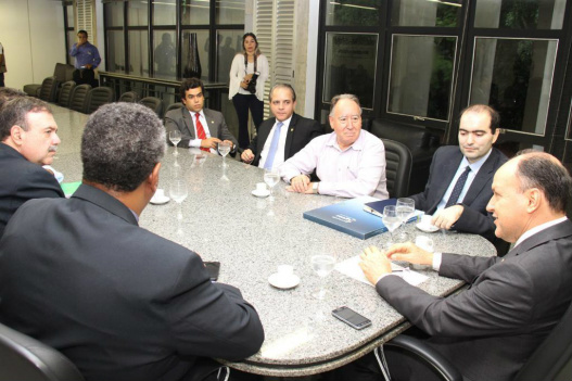 Parlamentares receberam o cônsul de Portugal nesta terça-feira
Foto: Wagner Guimarães  AL/MS