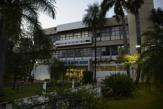 Em Mato Grosso do Sul, dezoito prefeituras vão atrasar salários Prefeitura de Campo Grande é uma das que corre risco de atrasar pagamento de servidores - Foto: Paulo Ribas / Correio do Estado