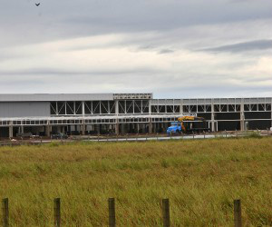 Inauguração de shopping na Capital é adiada para o próximo ano Obra está em torno de 60% pronta; data de abertura já foi protelada duas vezes
(Foto: Valdenir Rezende / Correio do Estado)