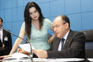 Reeleito, Mochi quer modernidade e transparência antes de ano importante Mochi (à direita) quer aumentar participação popular (Foto: Roberto Higa e Victor Chileno/ALMS)