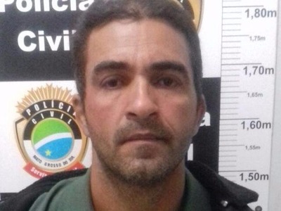 Nilson estava escondido em chácara de amigo e disse que recebeu dinheiro de colegas para fugir.(Foto: Polícia Civil)
