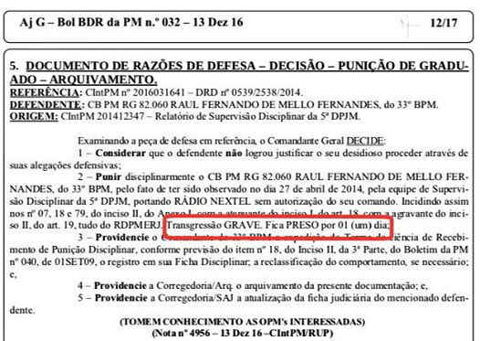 PM é PRESO por um dia. Motivo: estar portando um celular sem autorização do comando (transgressão GRAVE!!!!!)...
O mundo acabando, PM sendo assassinado toda semana, servidor com salário atrasado, sem 13º, com ameaça de perder direitos adquiridos, de ter aumentada sua contribuição para o RioPrevidência... eis que recebo essa publicação do Boletim Interno da PMERJ.
Tirar a liberdade de alguém por causa de um celular? Em que mundo esses caras vivem? Só podem estar de sacanagem!
Todo o trabalhão que fizemos aqui na Alerj, em 2014, para propor um novo regulamento disciplinar para os militares estaduais, até agora, foi ignorado pelo Governador e pelos Comandantes-Gerais da PMERJ e do CBMERJ.
Continuo cobrando, mas alguns dirigentes da segurança pública ainda não entenderam que, enquanto tratarem a tropa dessa forma draconiana, será impossível melhorar a segurança pública no Rio.