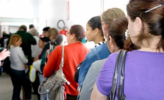 Banco indenizará cliente em R$ 10 mil por deixá-la mais de 2 horas na fila (Foto Ilustrativa)