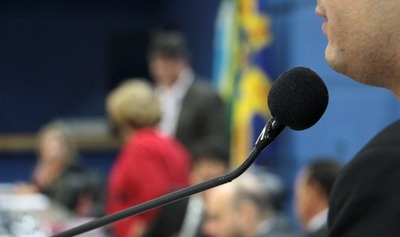 Câmara abriu Tribuna Participativa para 31 cidadãos discursarem em Plenário Câmara abriu Tribuna Participativa para 31 cidadãos discursarem em Plenário