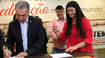 Projetos de Lei definem eleição para diretor, reajuste salarial e hora atividade dos professores