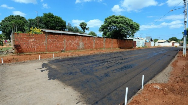 Prefeitura inicia nova frente de pavimentação no Jardim Anache Prefeitura inicia nova frente de pavimentação no Jardim Anache