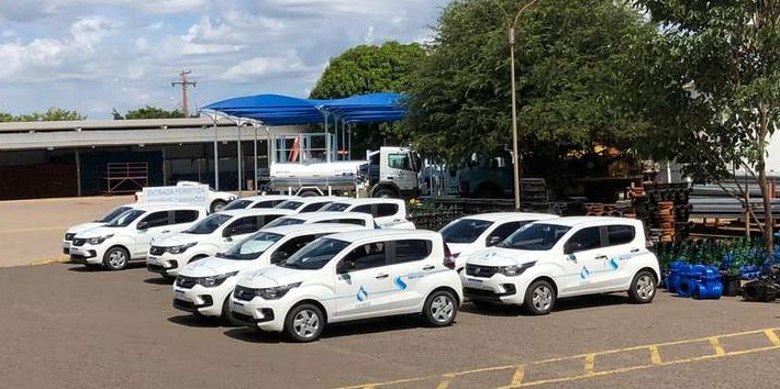 A entrega dos 63 veículos aconteceu no pátio do Almoxarifado Central da Sanesul . Divulgação.