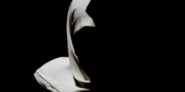 Mulheres estão se suicidando para evitar estupros por soldados sírios Mulheres estão se suicidando para evitar estupros por soldados sírios