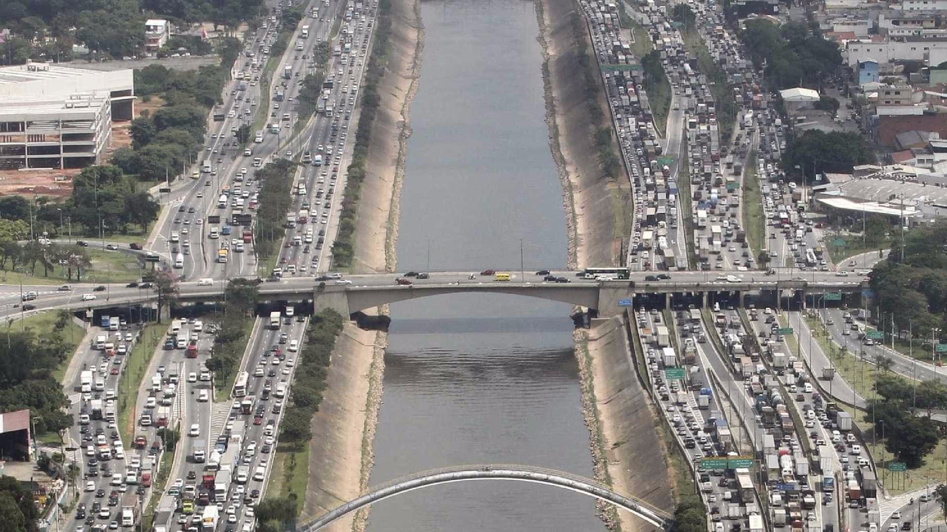 Rodízio em SP será suspenso a partir do dia 22 e retorna no dia 15 Rodízio em SP será suspenso a partir do dia 22 e retorna no dia 15
