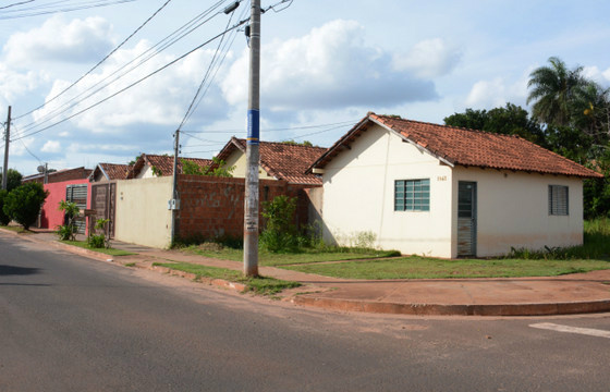 Nos últimos anos, agravou-se em Campo Grande o problema de moradia, com construção de número reduzido de casas populares - Foto: Gerson Oliveira / Correio do Estado
