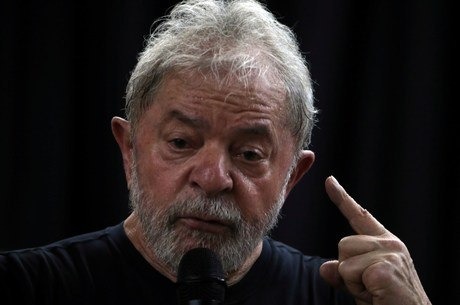 Fachin mantém julgamento do caso do sítio de Atibaia Lula foi condenado a 12 anos e 11 meses no caso
Paulo Whitaker/Reuters