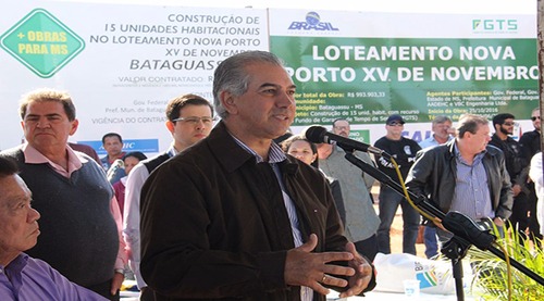 Em Bataguassu, governo e parceiros realizam o sonho da casa própria para 97 famílias Em Bataguassu, governo e parceiros realizam o sonho da casa própria para 97 famílias