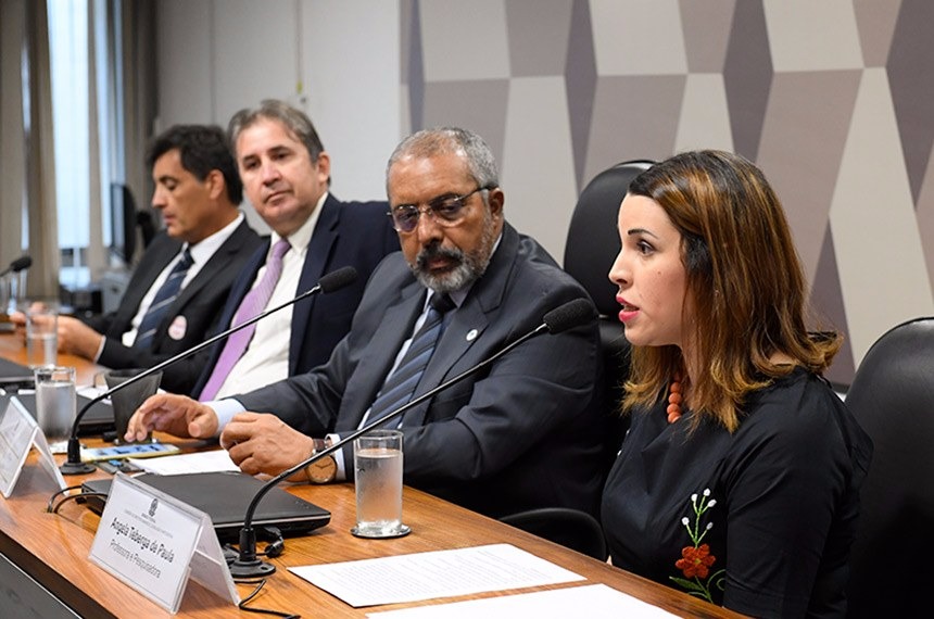 Especialistas apontaram abusos contra os trabalhadores, atraídos por salários em dólar ou euro. Roque de Sá/Agência Senado

