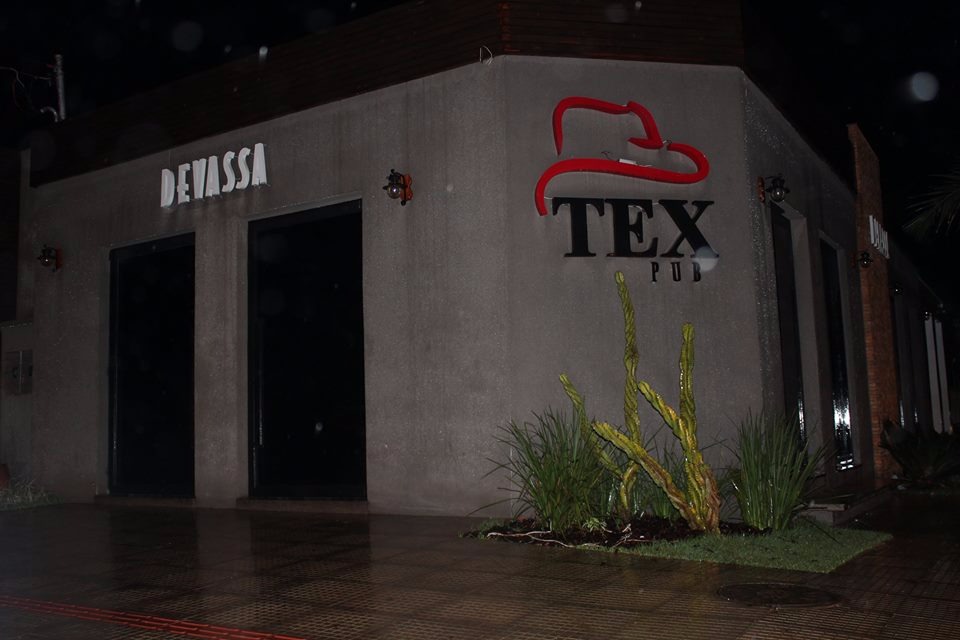 Tenente do Exército efetua disparos na frente de boate em MS de onde saiu sem pagar conta, diz polícia