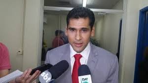 Vereador presta concurso para vaga com salário de R$ 1,7 mil