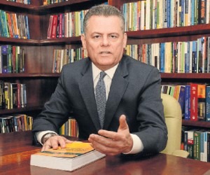 Advogado André Borges defende um dos 24 réus da ação de improbidade administrativa - Bruno Henrique