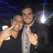Alvaro Garnero se pronuncia após vídeo beijando Ronaldo: ‘É um tio para mim, me viu nascer’ Ronaldo e Alvaro Garnero posam para foto Foto: Reprodução/ Instagram