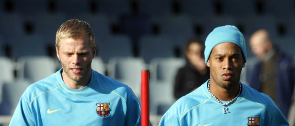 Ex-atacante de Barcelona e Chelsea se oferece para jogar na Chape