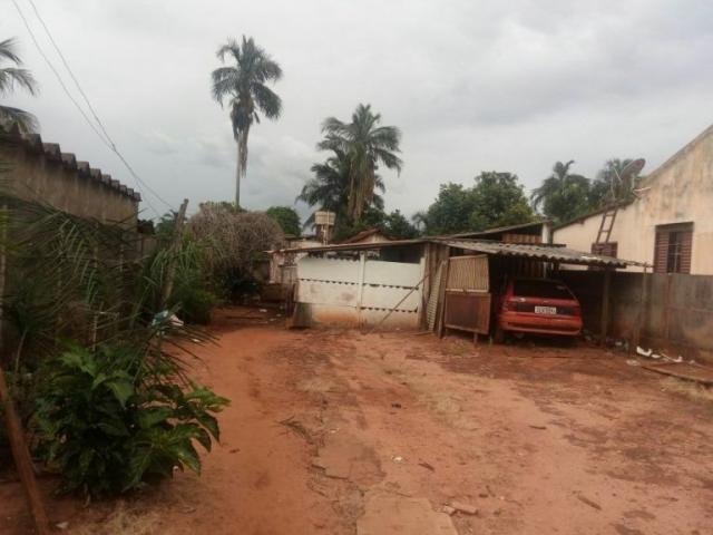 Vanderléia teve o corpo localizado pelo filho de 15 anos dentro de casa (Foto: Cassilândia Urgente)
