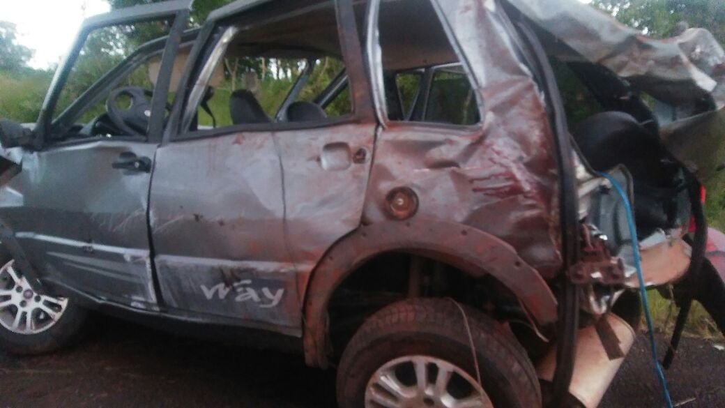 Veículo capotou em rodovia - Foto: WhatsApp