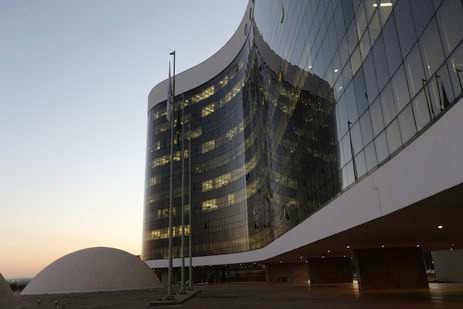 TSE registra 1,9 mil urnas trocadas e 35 prisões