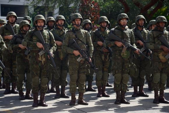Ações das Forças Armadas serão feitas de surpresa no Rio, diz Jungmann Forças Armadas vão agir sem aviso prévio no Rio, informou o ministro da Defesa, Raul Jungmann Tomaz Silva/Agência Brasil