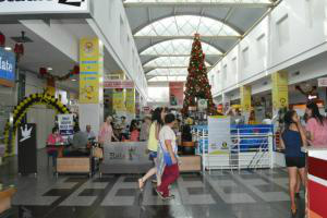 Veja o que abre e fecha durante o feriado municipal em Dourados O atendimento no shopping será das 10h ás 22h nesta terça-feira (20)- Foto: Gizele Almeida
