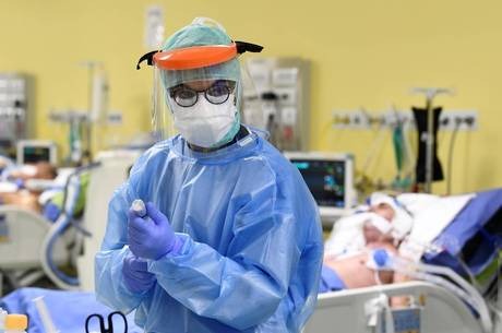 Covid-19 já matou mais de 10 mil na Itália
Flavio Lo Scalzo/Reuters