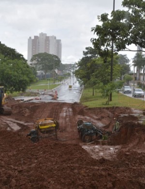 Obras não tem prazo para conclusão - Álvaro Rezende 