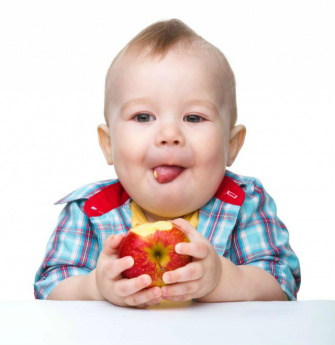 Acostumar a criança apenas com o doce de frutas é uma ótima maneira de manter sua alimentação saudável e sua boquinha sem cáries (Foto: Serhiy Kobyakov / Shutterstock)