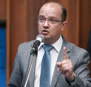 Barbosinha propõe criação de Frente Parlamentar para defender interesses de Dourados Barbosinha propõe criação de Frente Parlamentar para defender interesses de Dourados