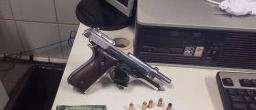 Autor de tentativa de homicídio é preso em sua residência com pistola 7,65