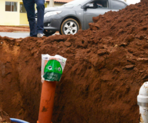 O consumidor poderá realizar a contratação da rede de esgoto pelo número 0800 642 0115 - Divulgação