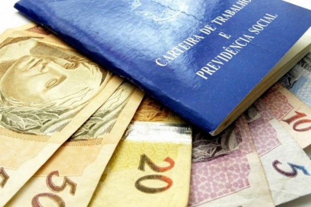Prazo para pagamento da 1ª parcela do 13º salário termina na sexta-feira